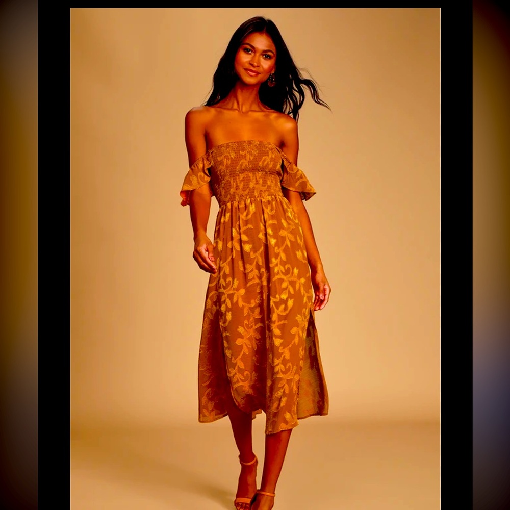 ❤️Lulu’s flutter sleeve smocked midi dress gold/rust